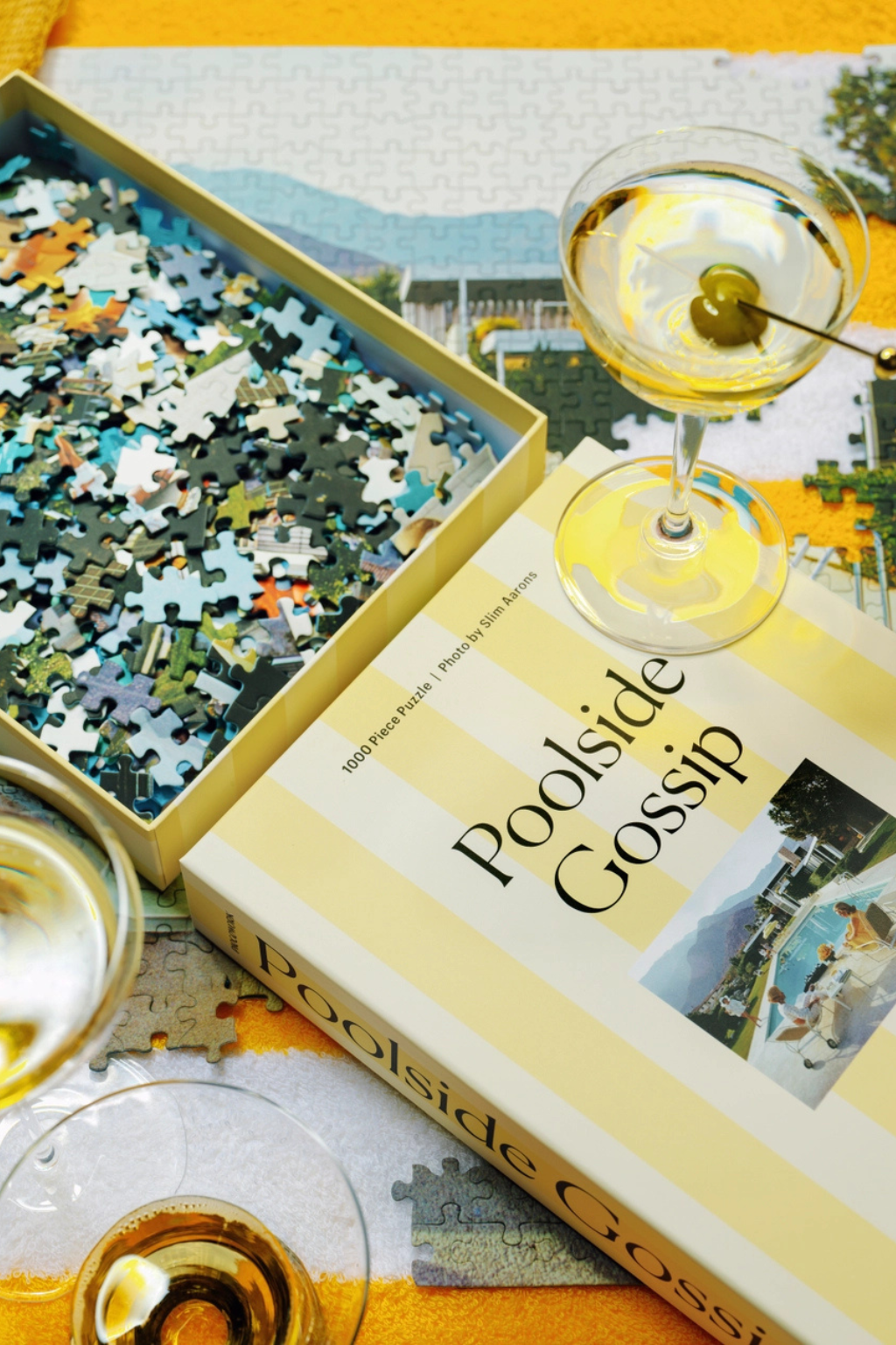 Poolside Gossip - Slim Aarons Collab - 1000 Piece Puzzle