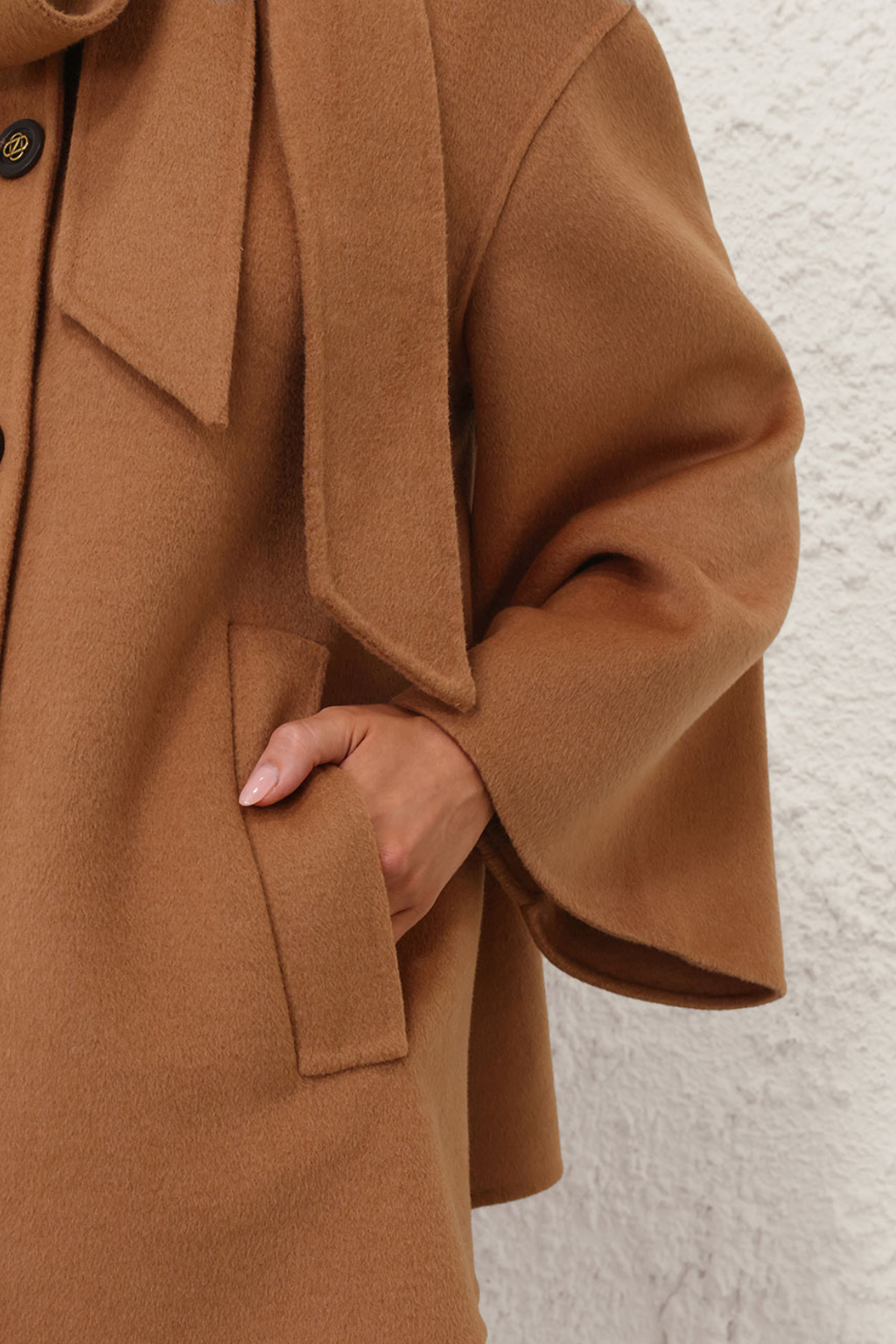 Valiant Pussybow Coat